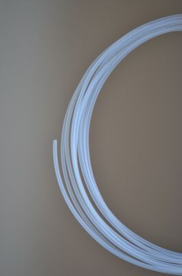 良い価格 見かけ密度 1.26～1.38 G/cm3 ポリテトラフルオロエチレン。過酷な化学環境におけるガスケット、バルブ、シールの製造に最適です。 オンライン