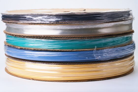 良い価格 野生使用ケーブルアクセサリー 熱縮小管 130°C 黒 標準色 電線保護用 スリーブ名 工業用に適した オンライン